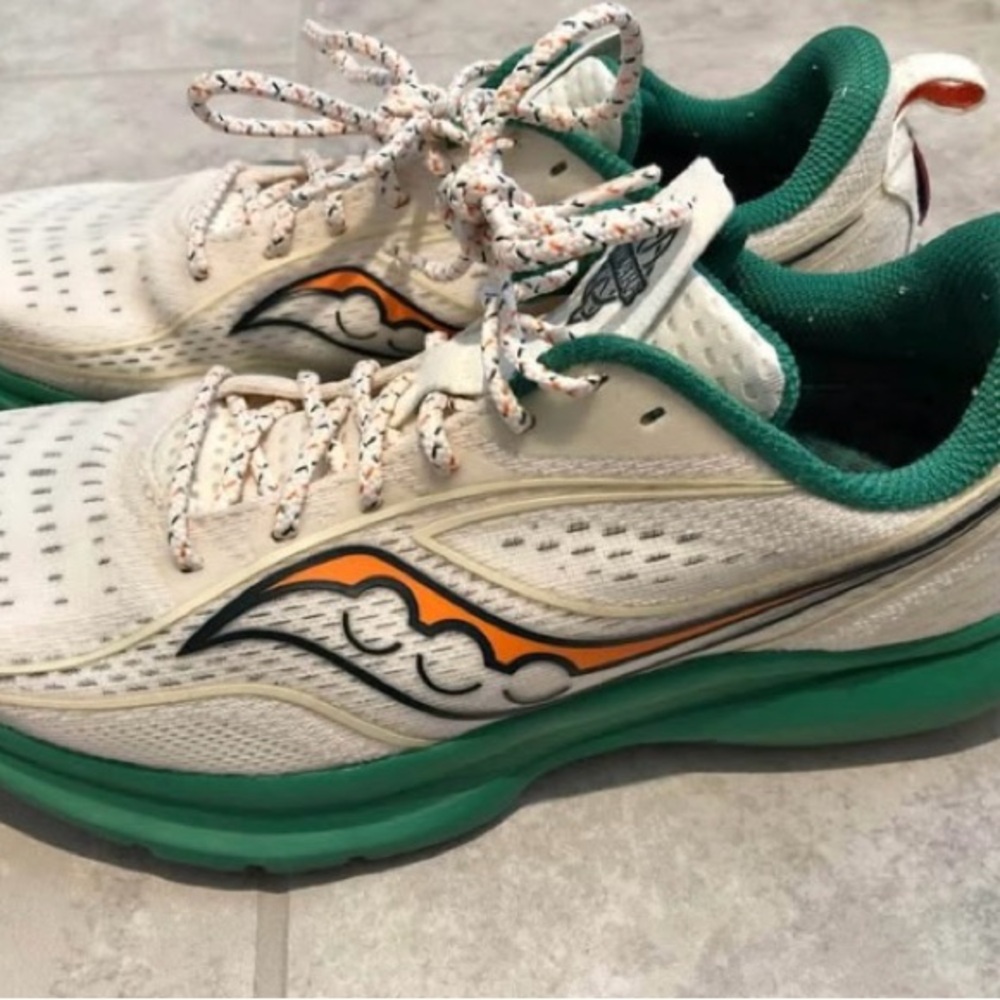Mint Saucony Shamrock Kinvara 13 Irish Cream Shoes Sneakers 7.5 Womens S10723-17